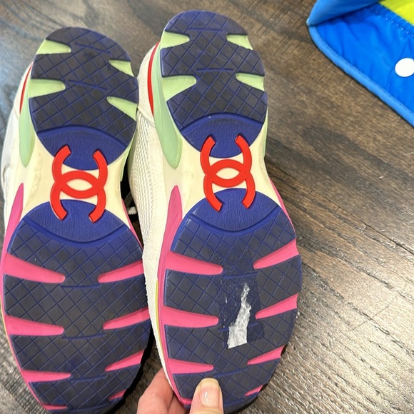 Used channel sneakers - Picture 2 of 4